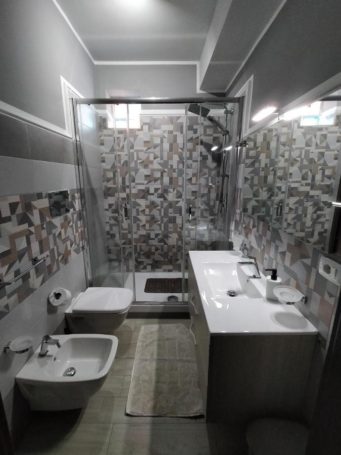 Casa Vacanza Rosariomaria เรอัลมอนเต ภายนอก รูปภาพ