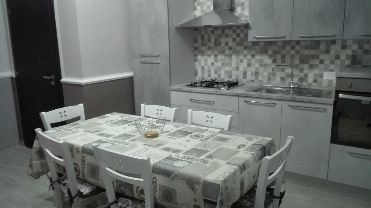 Casa Vacanza Rosariomaria เรอัลมอนเต ภายนอก รูปภาพ