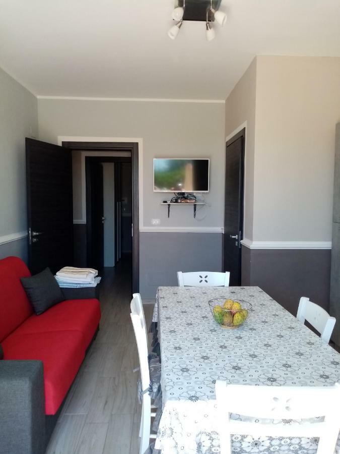 Casa Vacanza Rosariomaria เรอัลมอนเต ภายนอก รูปภาพ