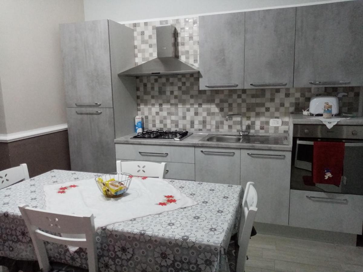 Casa Vacanza Rosariomaria เรอัลมอนเต ภายนอก รูปภาพ
